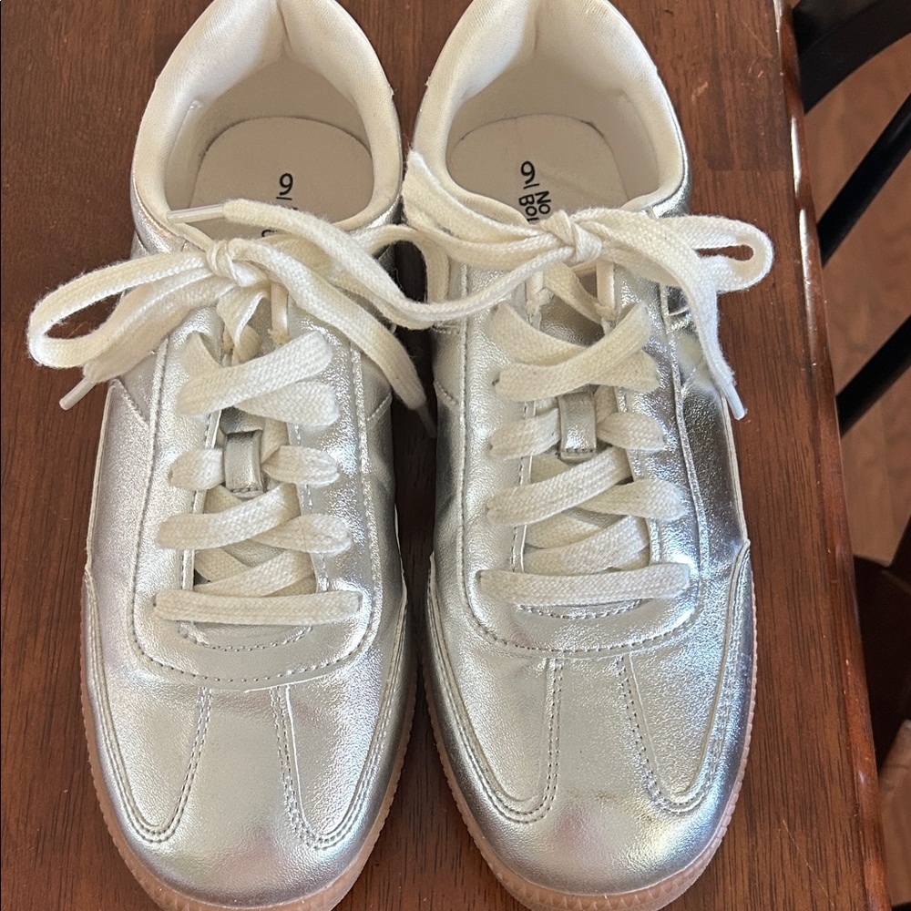 No Boundaries Metallic Silver Women's Sneakers